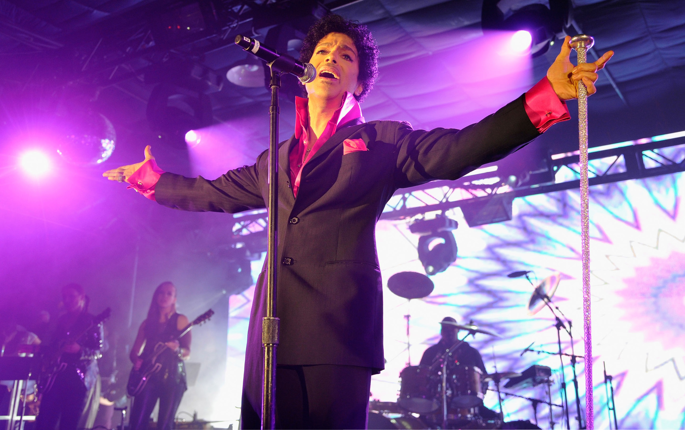 AUSTIN, TX - MARCH 16:  Prince performs as Samsung Galaxy presents Prince and A Tribe Called Quest at SXSW on March 16, 2013 in Austin, Texas.  (Photo by John Sciulli/Getty Images for Samsung)